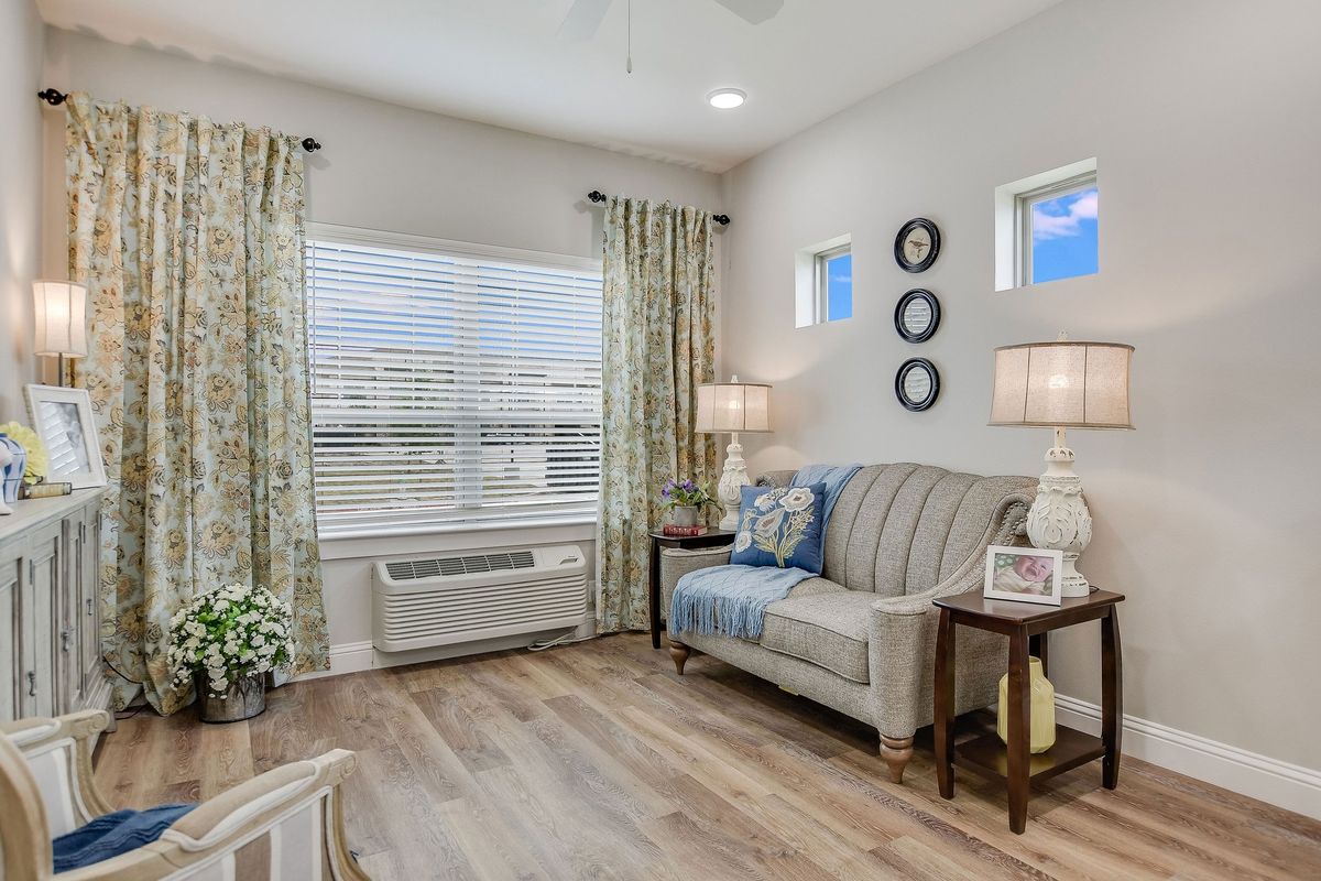 Arabella Of Red Oak (UPDATED) Get Pricing, See 80 Photos & See Floor